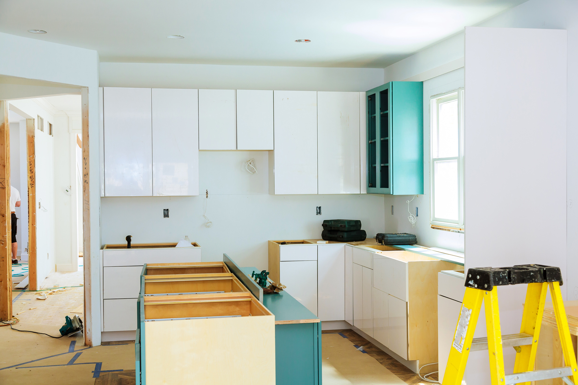 When it comes to renovating a kitchen, there are several things you should remember. Check out this guide for our greatest tips.