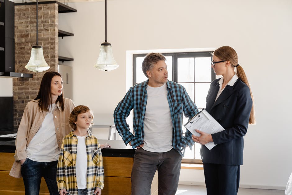 Buyer agent vs listing agent: How much do you know about the differences between the two? Read on to learn more about the differences between them.