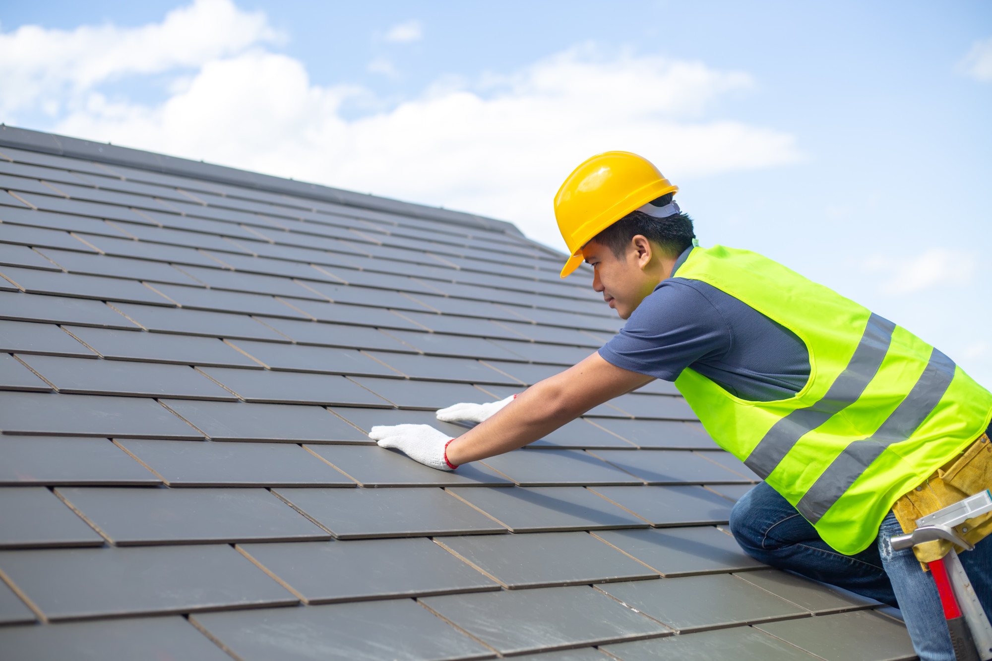 Did you know that not all roofers are created equal these days? Here's how simple it actually is to choose the best roofing company in your local area.