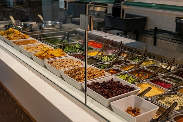 The Good Things About a Refrigerated Salad Bar