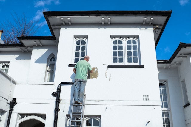 5 Essential Qualities to Look for in an Exterior Painter