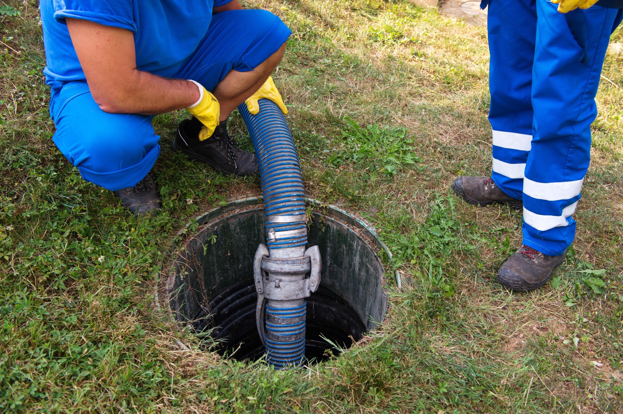 When it comes to emergency septic tank pumping, you should know the prices you can expect to pay. This guide has you covered.