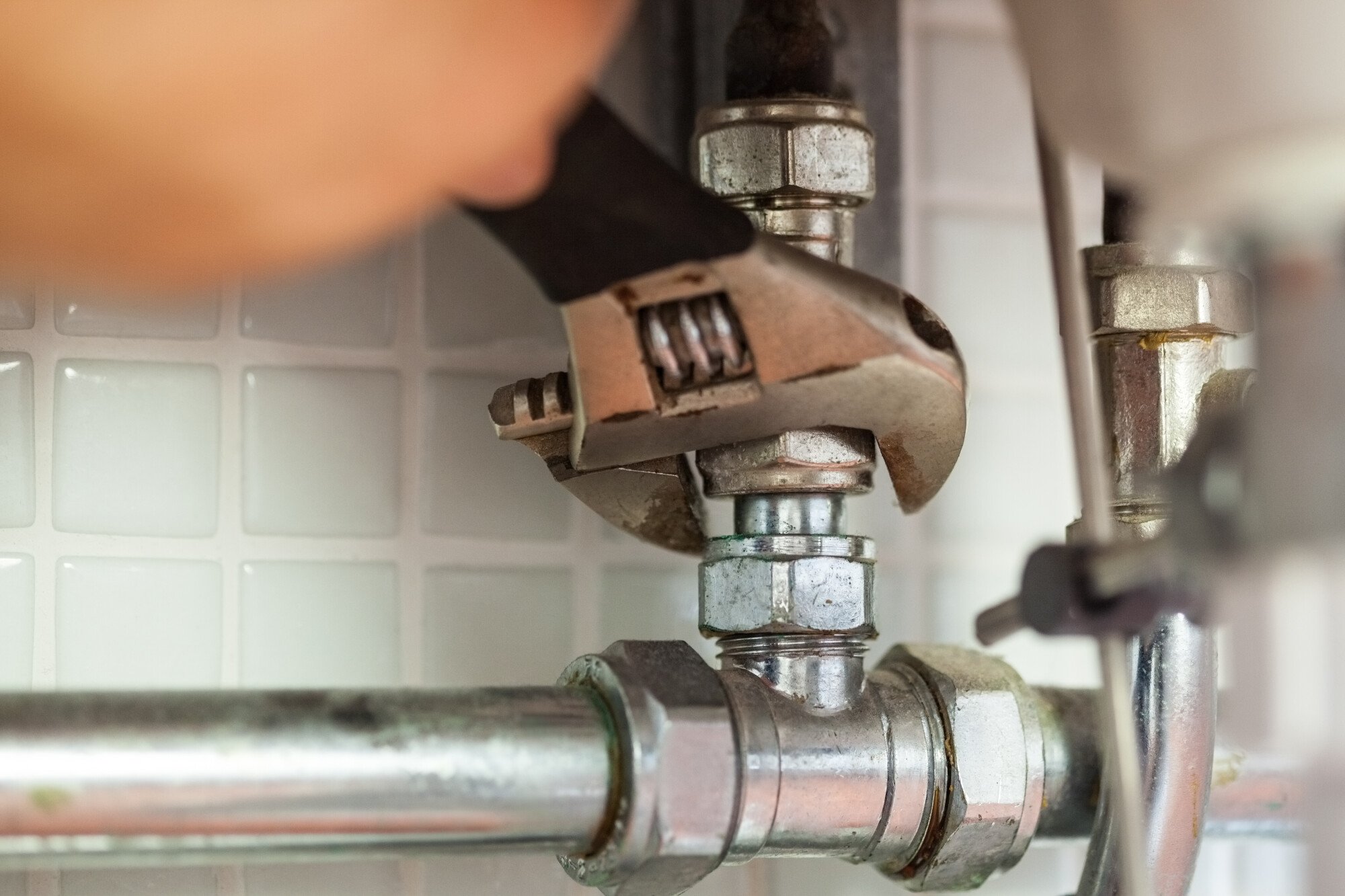 Stop and read this if you live in a house with old plumbing. Learn how to maintain your old plumbing system here correctly.