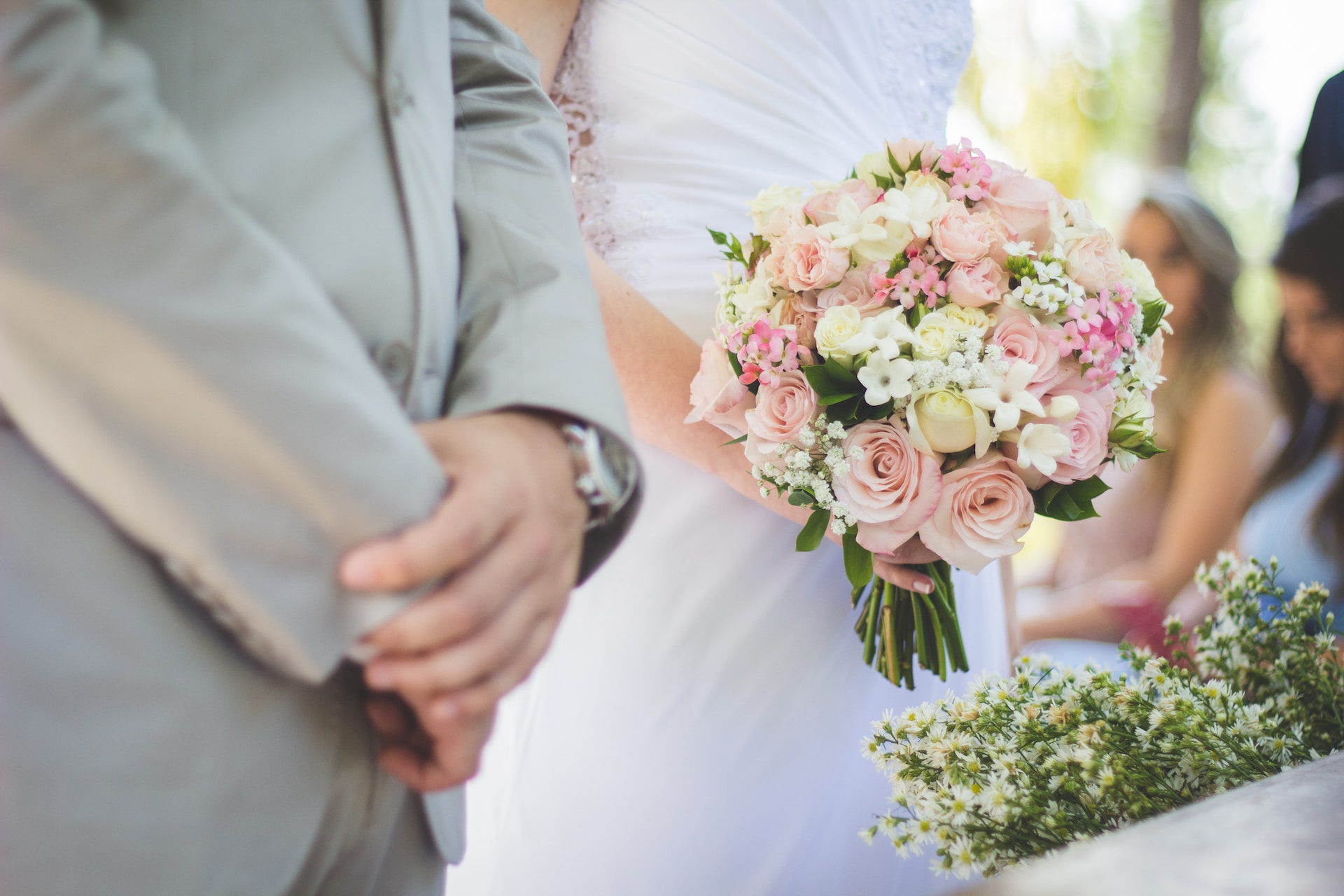 5 People To Hire To Help Your Wedding Day Go Smoothly