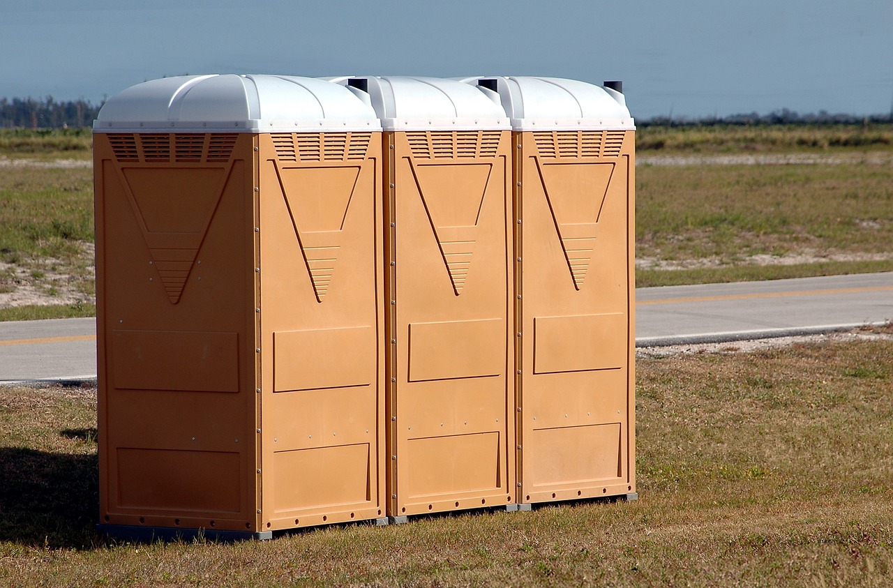 Discover the benefits of trailer restroom rental for events. Ensure comfort and convenience with portable facilities for your next gathering.