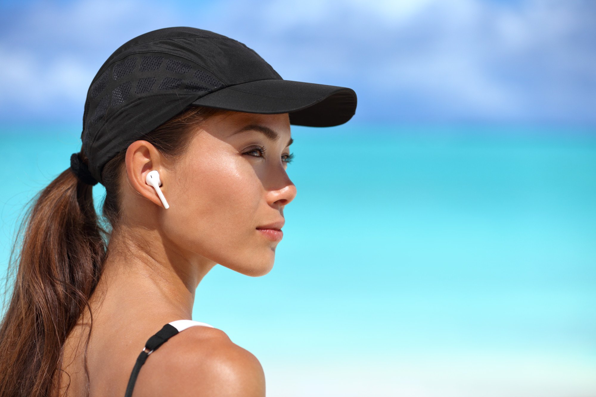 Explore diverse methods to charge wireless earbuds efficiently. Uncover the latest trends and tips for optimal charging. Charge wireless earbuds with ease!