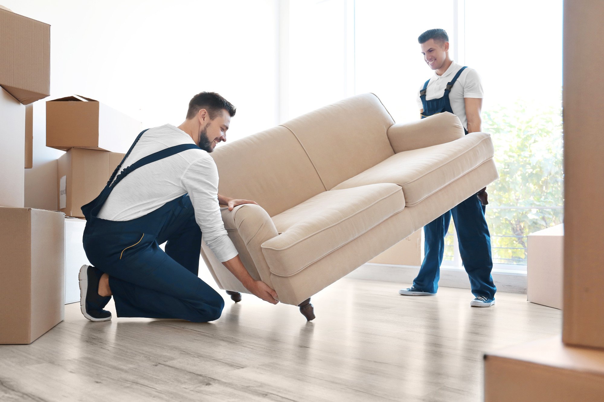 Ensure or make a smooth and stress-free move by choosing or selecting the right nationwide moving company and also by finding affordable storage services.