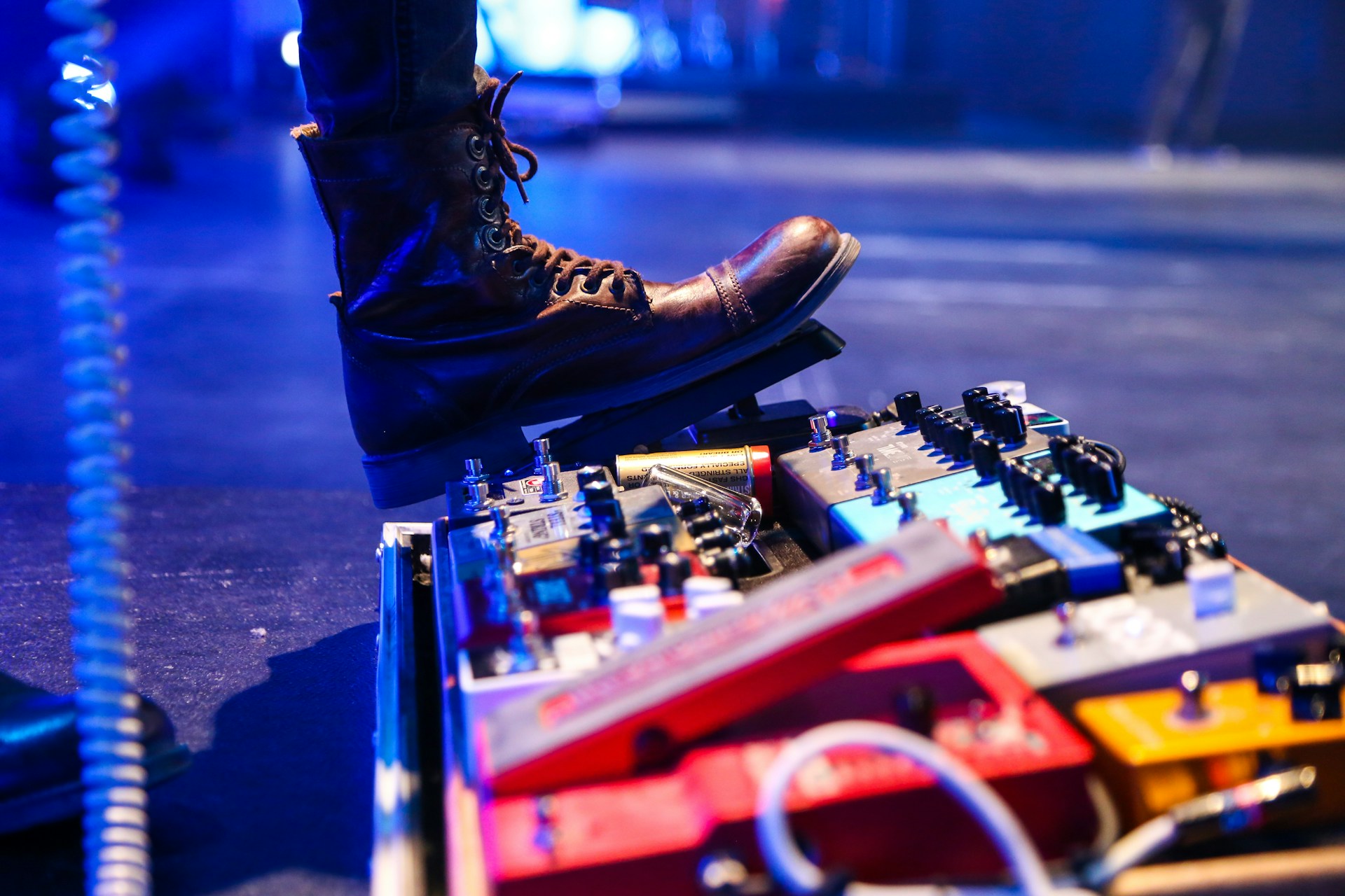 Unveiling the Role of Acoustic Studio Pedal Boards in Modern Music Production