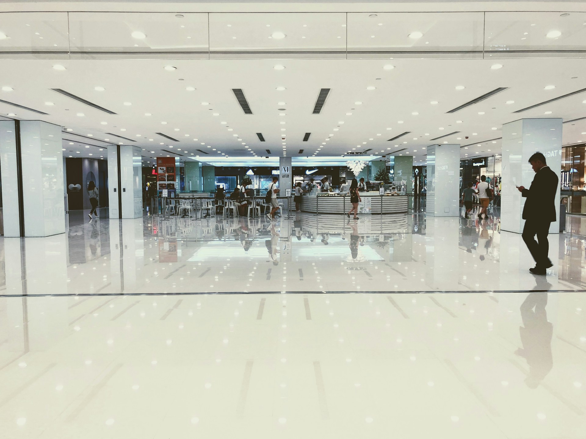 Cleanliness in Retail Spaces: The Quiet Sentinel of Customer Satisfaction