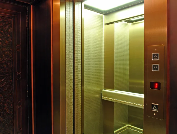 How Cabin Lifts Can Transform Your Home or Office Space